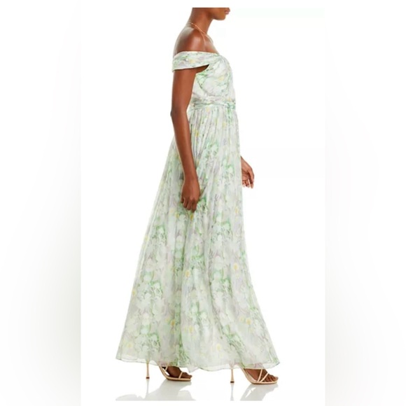 Adrianna Papell
Off-the-Shoulder Chiffon Gown Size: USA 14 Color: multicolor - Picture 5 of 17